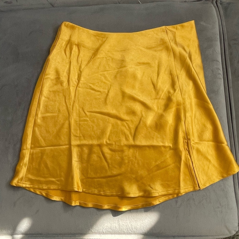 NWT Lulu Mini Skirt - Picture 2 of 8